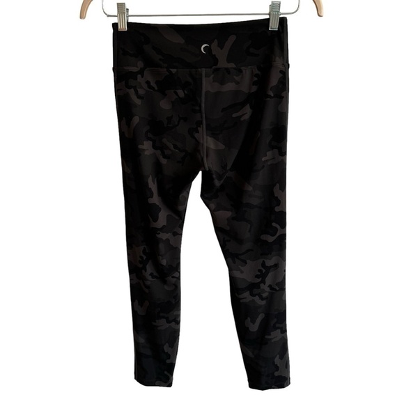 ZYIA Active Forest Camo Slashed Luxe Hi-Rise Leggings, Size 6-8 - Picture 8 of 11